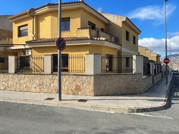 Casa a schiera in vendita a El Pinós / Pinoso
