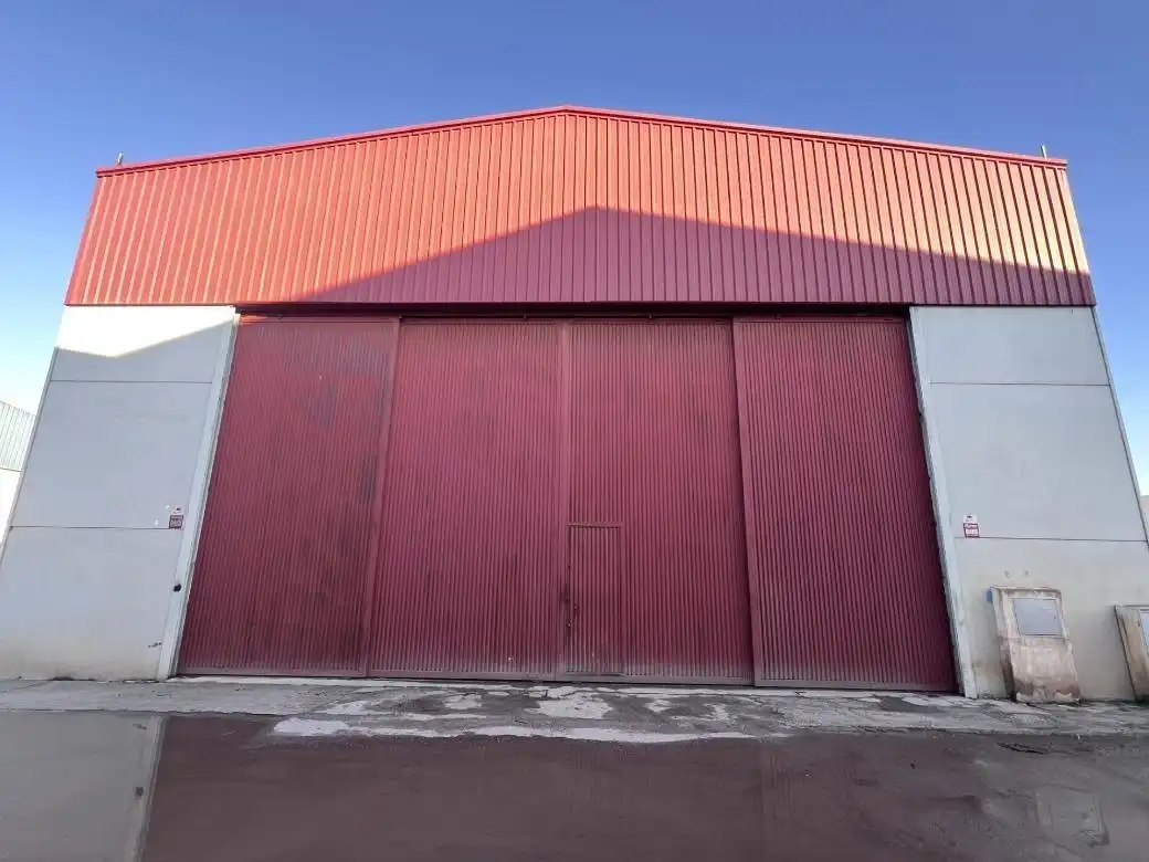 Vista exterior de Nave industrial en venta en Láchar