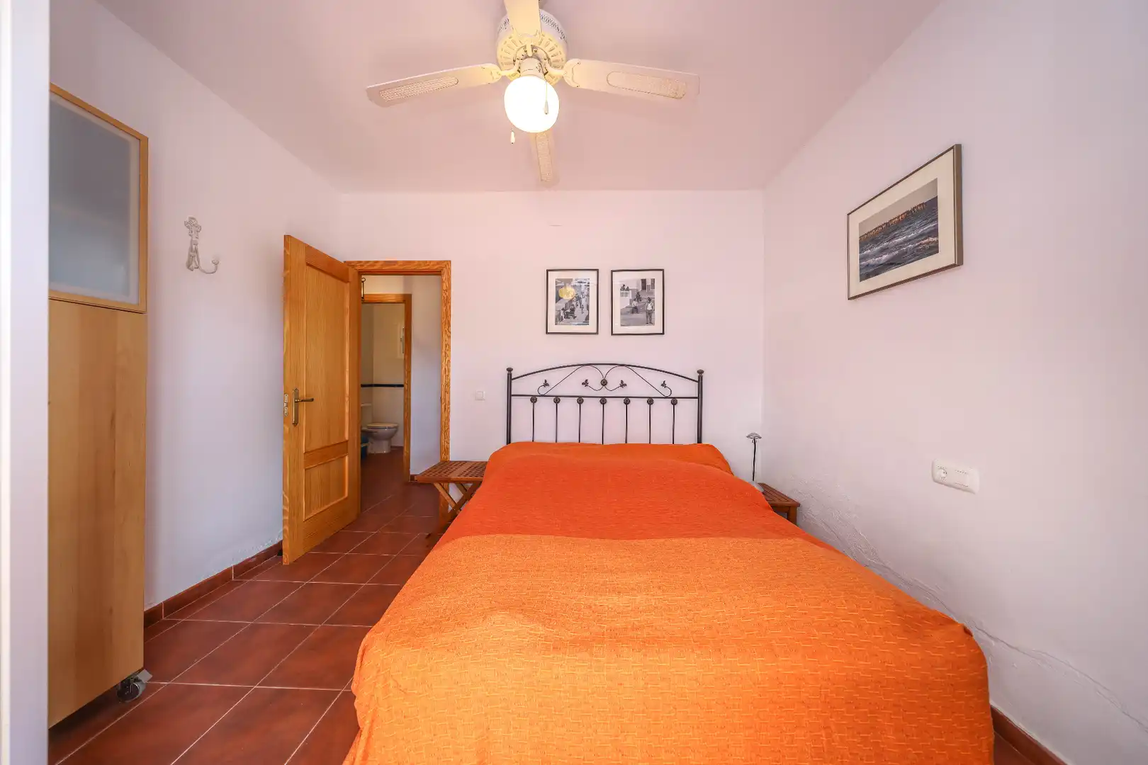 Bedroom of Houses for sale in Tolox  with Air Conditioner, Private garden and Swimming Pool