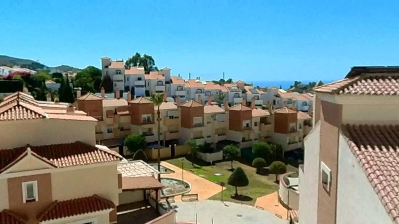 Exterior view of Flat for sale in Rincón de la Victoria  with Terrace, Furnished and Community pool