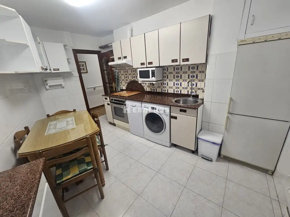 Cuina de Pis en venda en  Logroño amb Calefacció i Balcó