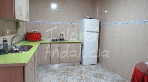 Foto 3 de Casa adosada en venta en Martos, Jaén