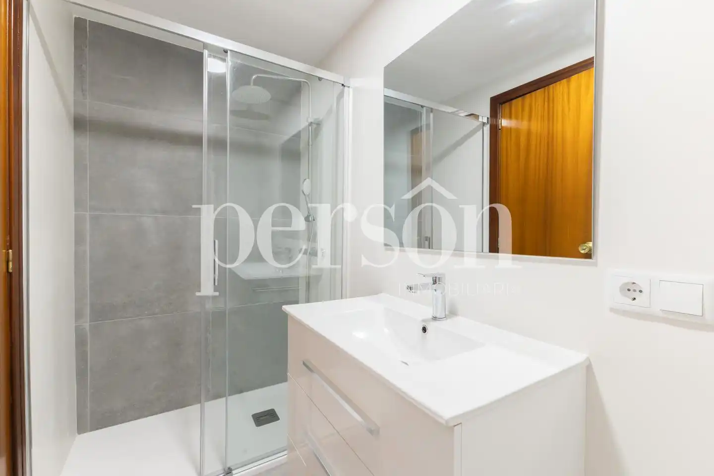 Badezimmer von Wohnung zur Miete in Valencia mit Klimaanlage, Heizung und Terrasse