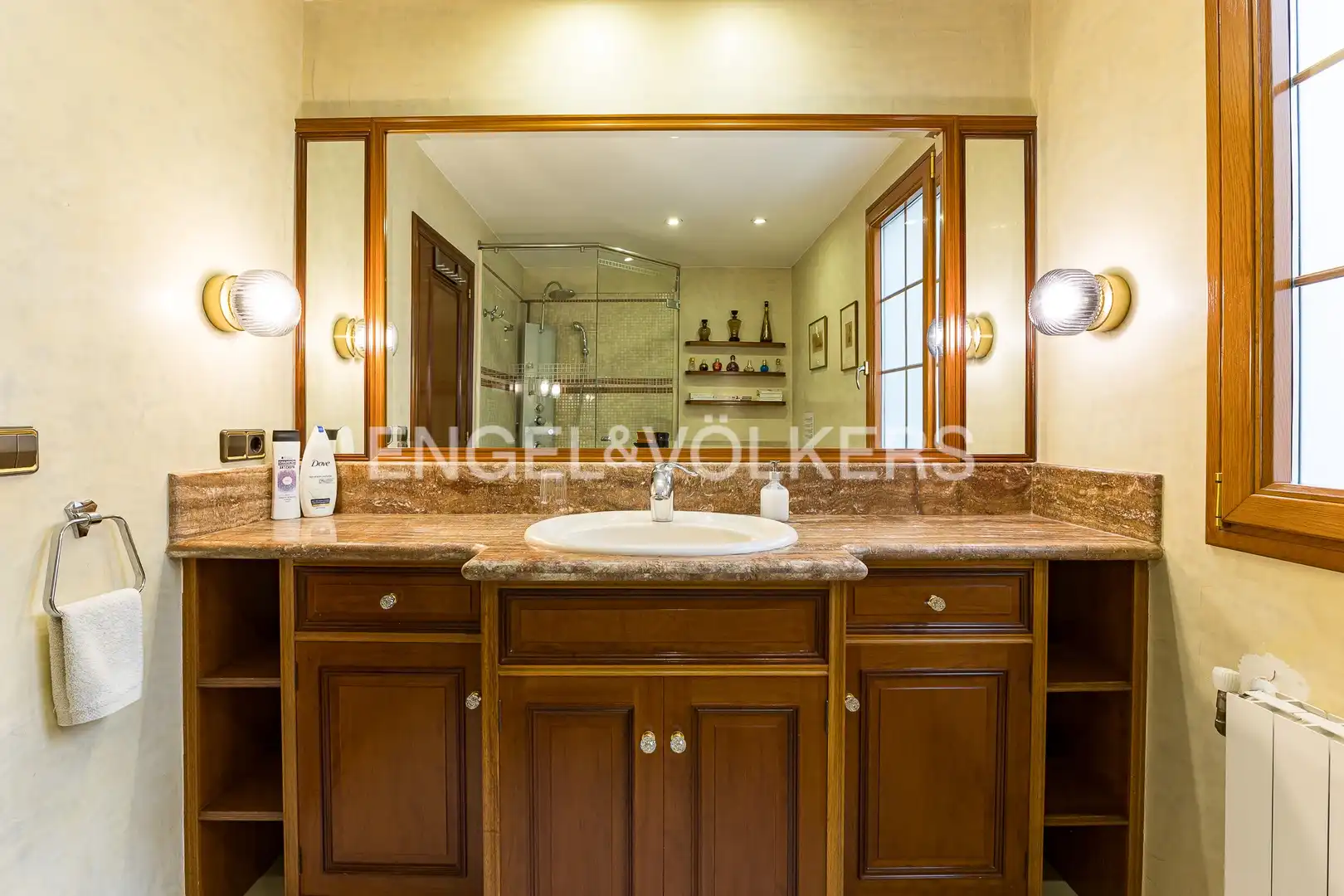Bathroom of Flat for sale in Barcelona  with Air Conditioner, Heating and Parquet flooring