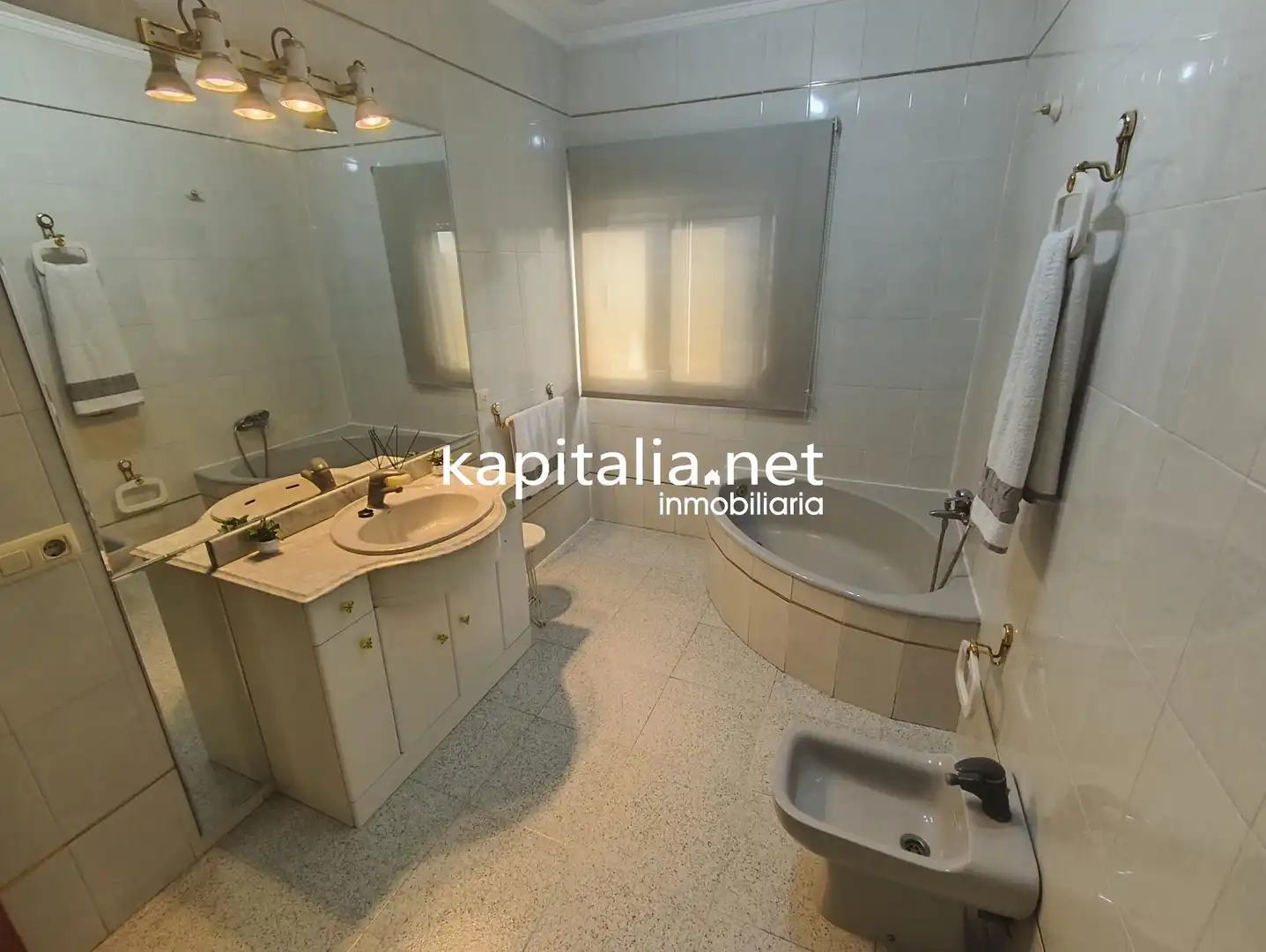 Bathroom of Flat for sale in Otos