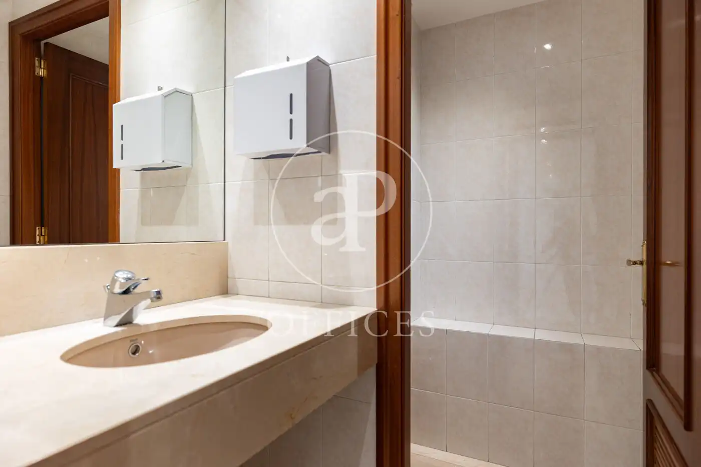 Baño de Oficina de alquiler en L'Hospitalet de Llobregat