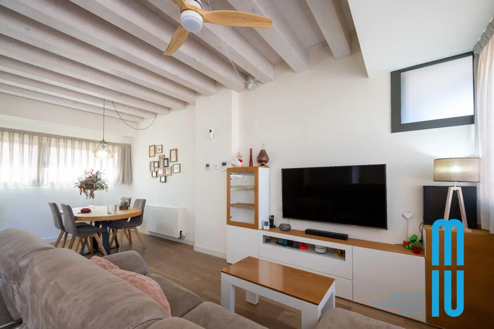 Sala d'estar de Casa o xalet en venda en Mataró amb Aire condicionat, Calefacció i Terrassa