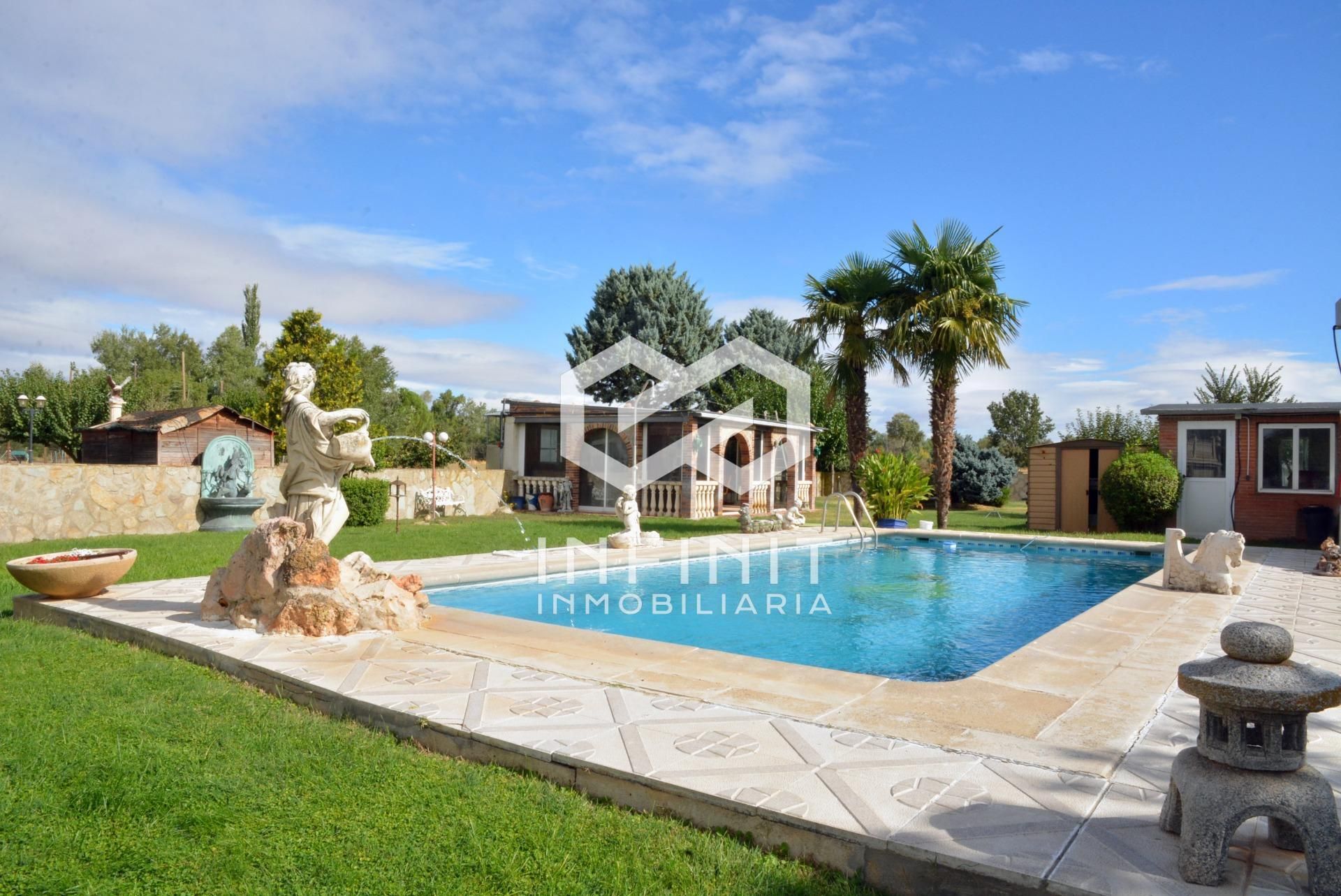 Jardín de Finca rústica en venta en Serracines con Aire acondicionado, Calefacción y Jardín privado