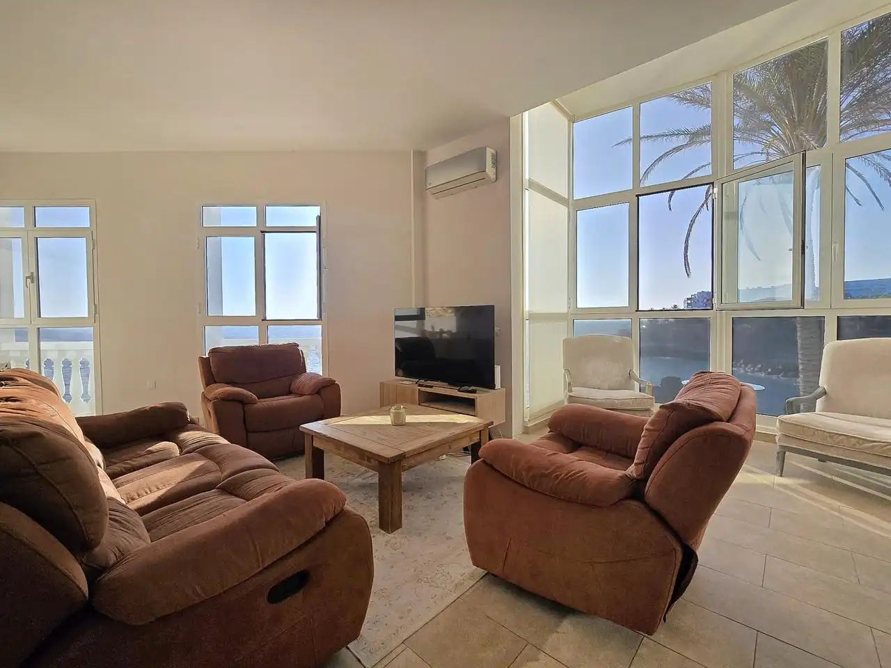Sala de estar de Dúplex de alquiler en Adeje con Aire acondicionado, Terraza y Amueblado