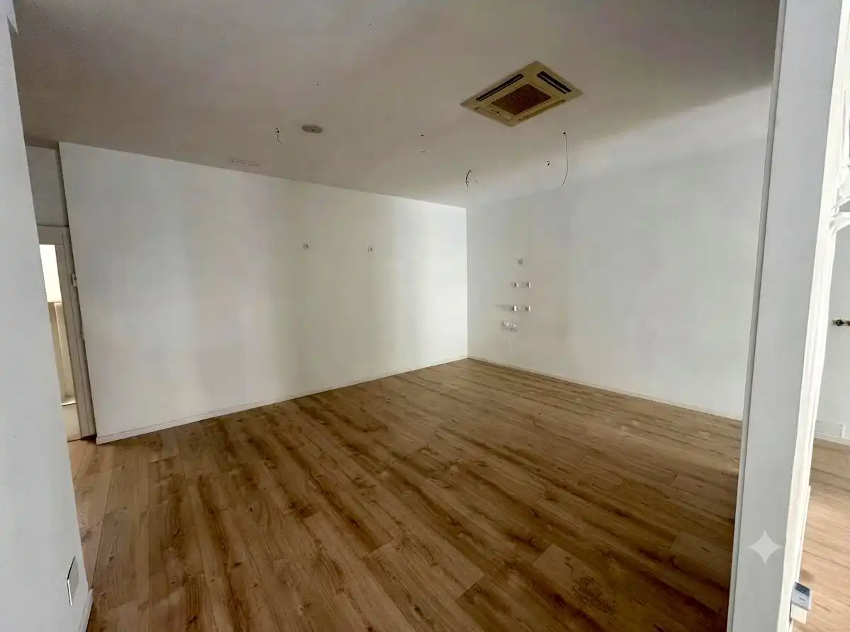 Commercial properties for rent in Vigo   with Air Conditioner, Internet and Alarm