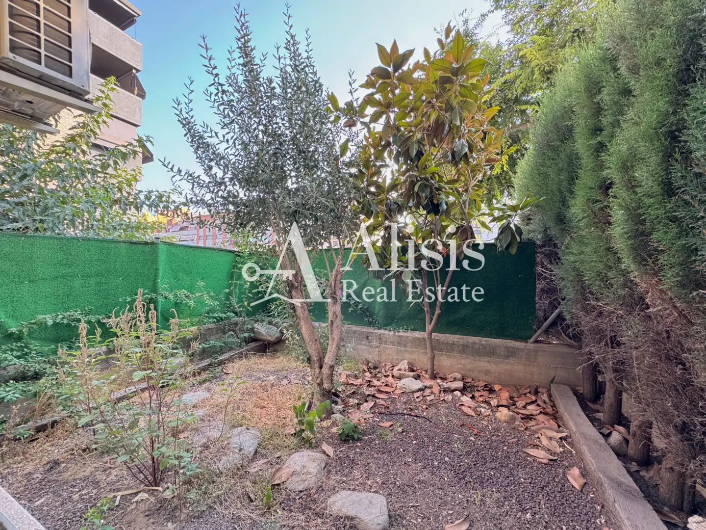 Vista exterior de Pis en venda en Molins de Rei amb Aire condicionat, Calefacció i Jardí privat