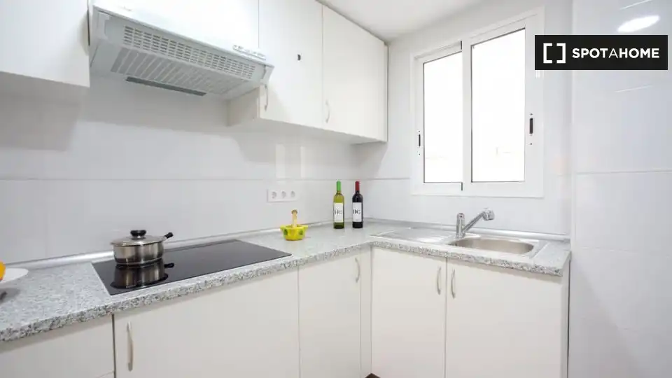 Cocina de Piso de alquiler en Valencia con Aire acondicionado, Calefacción y Amueblado