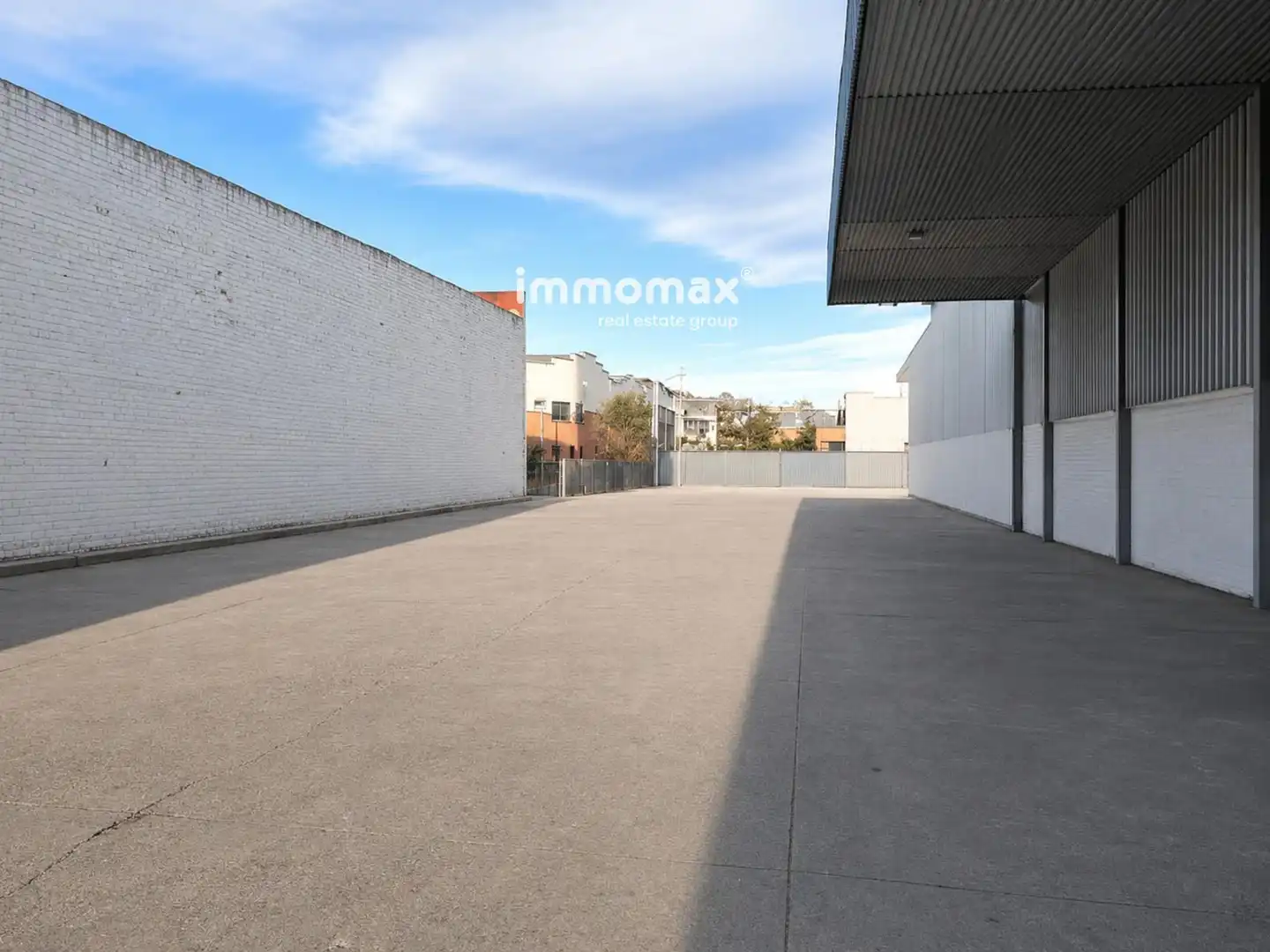 Vista exterior de Nave industrial en venta en Martorell