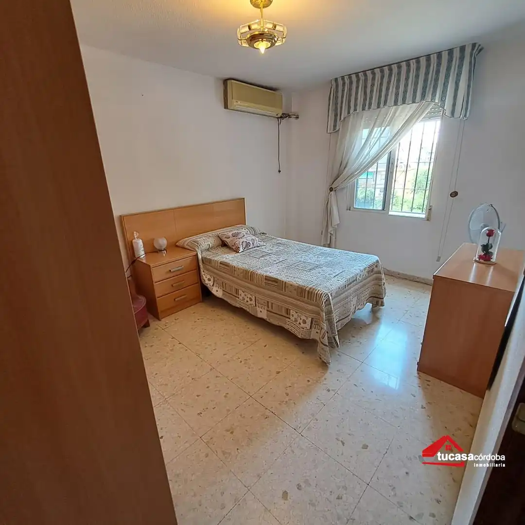 Bedroom of Flat for sale in Córdoba  with Air Conditioner and Heating