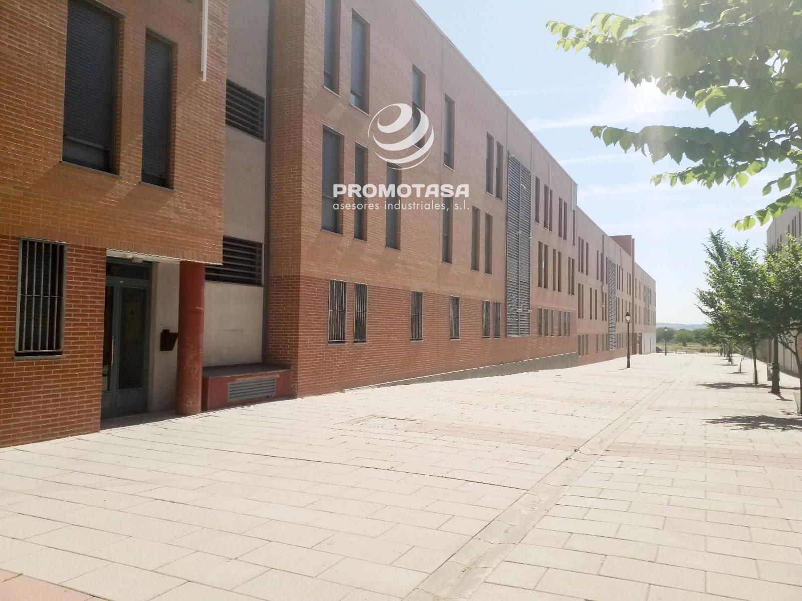 Exterior view of Flat for sale in Casarrubuelos  with Air Conditioner, Heating and Parquet flooring