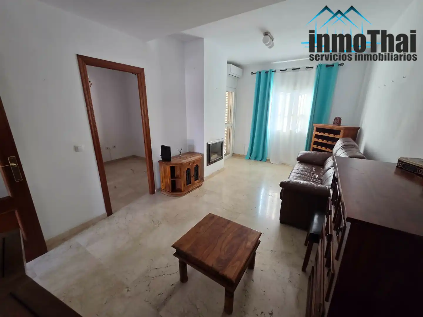 Sala d'estar de Casa adosada en venda en Jerez de la Frontera amb Aire condicionat i Terrassa