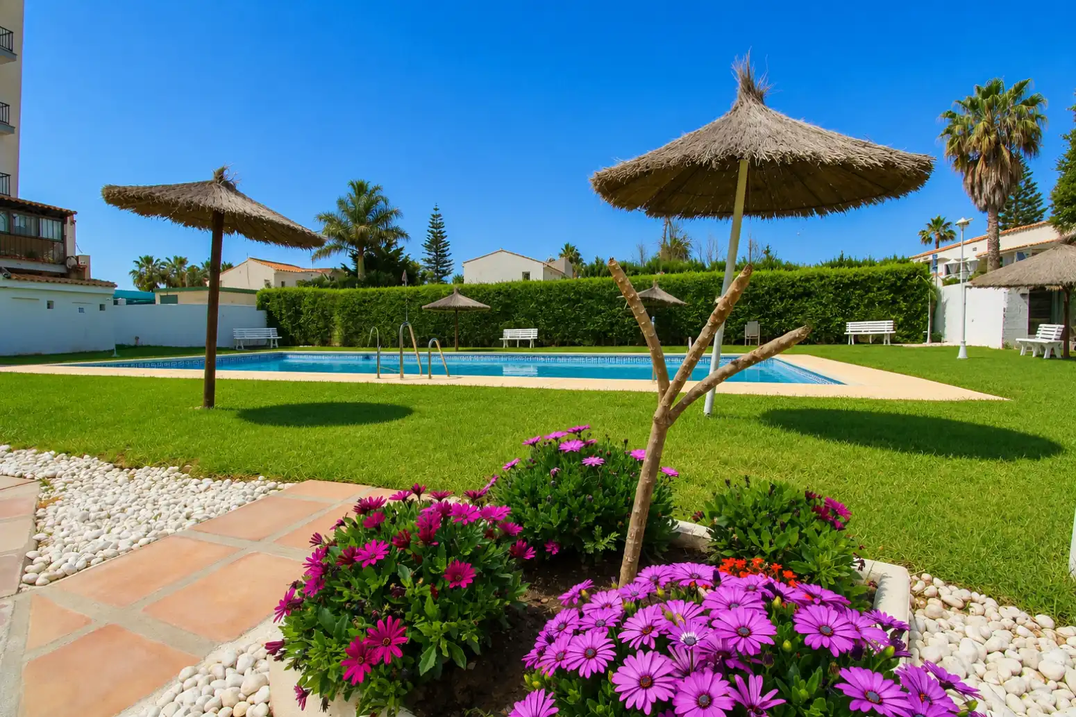 Piscina de Piso en venta en Vélez-Málaga con Aire acondicionado, Calefacción y Jardín privado