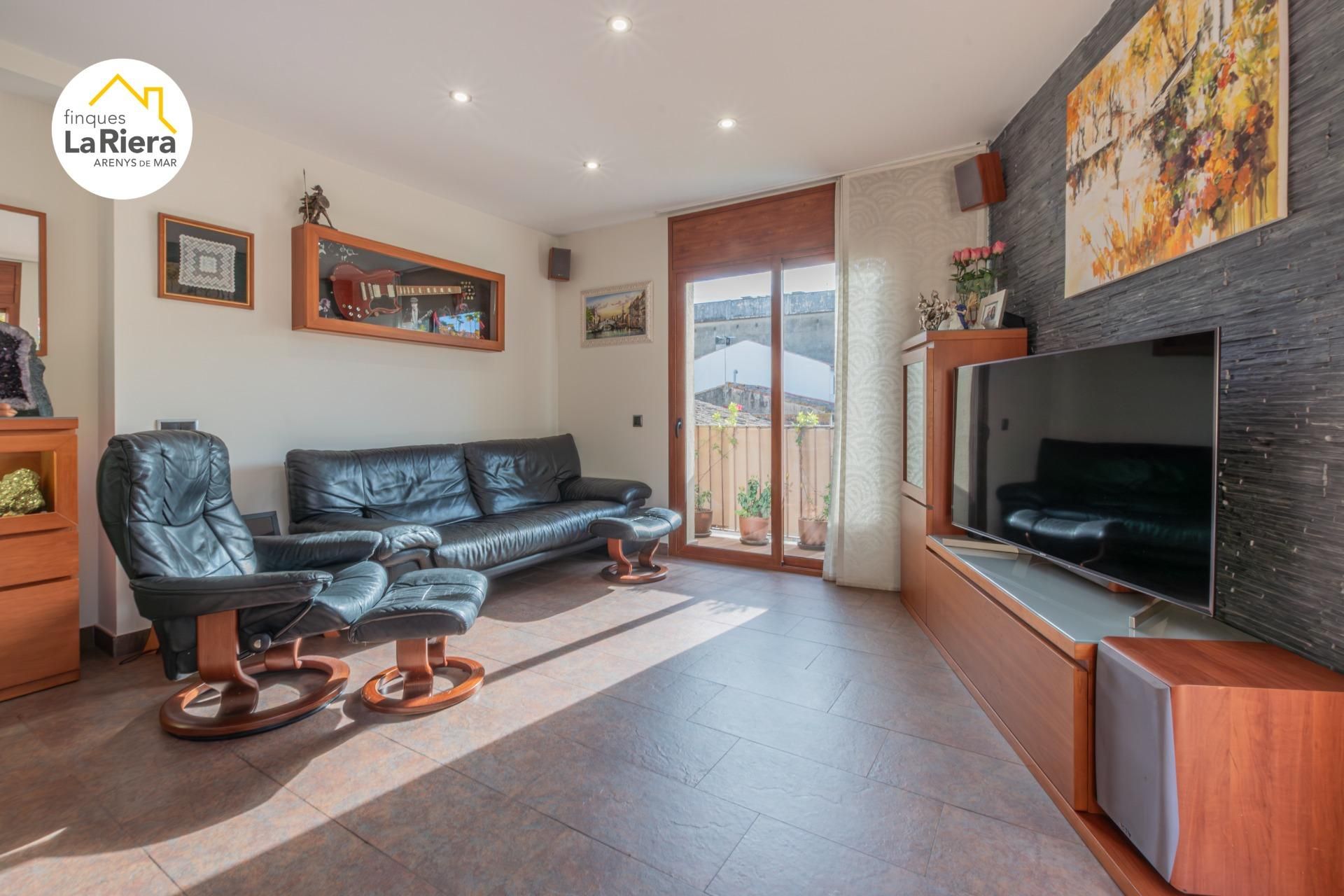 Living room of Flat for sale in Arenys de Munt  with Air Conditioner, Terrace and Balcony