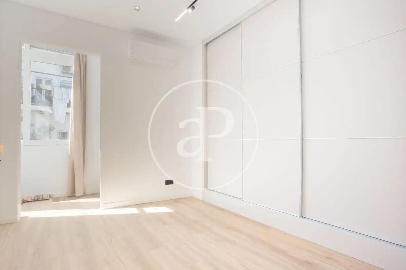 Habitación de Piso de alquiler en Valencia con Aire acondicionado y Balcón