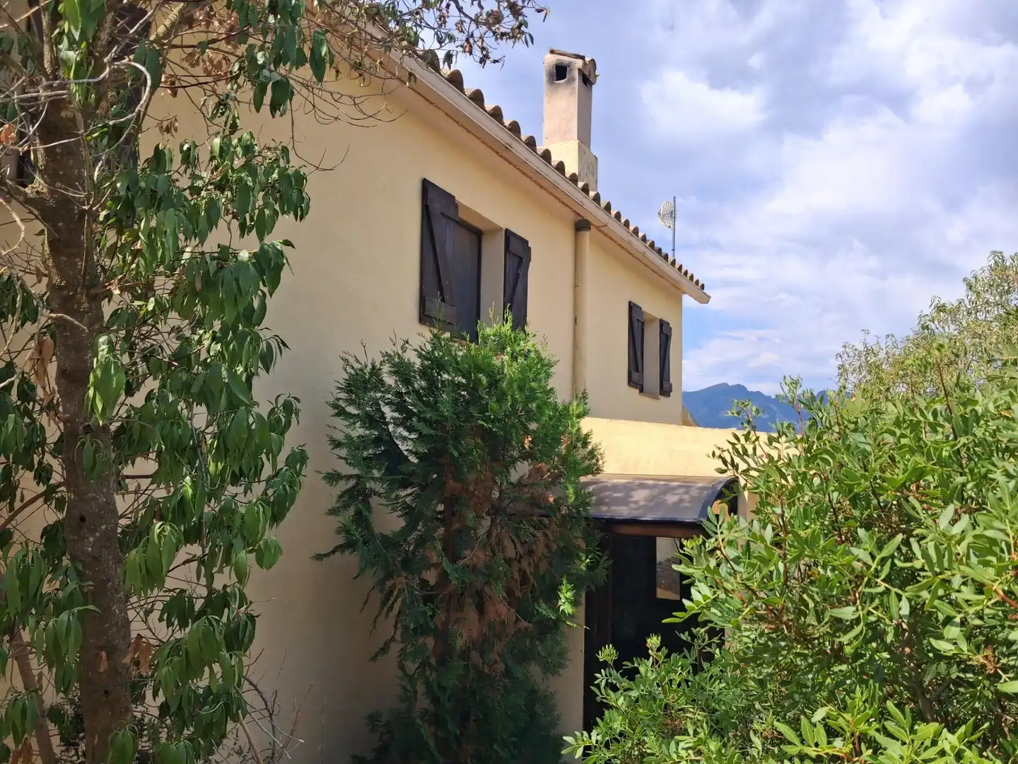 Vista exterior de Finca rústica en venda en Tivissa amb Piscina comunitària