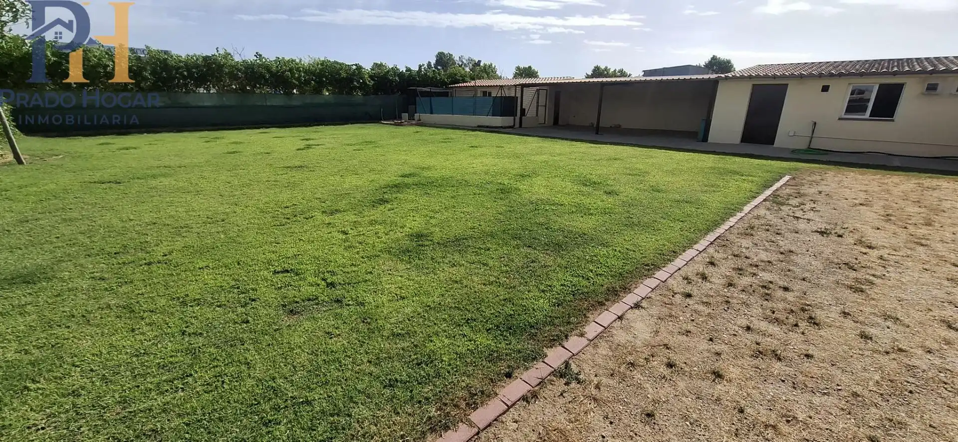 Houses for sale in Calle Calle Moscatel, Pepino