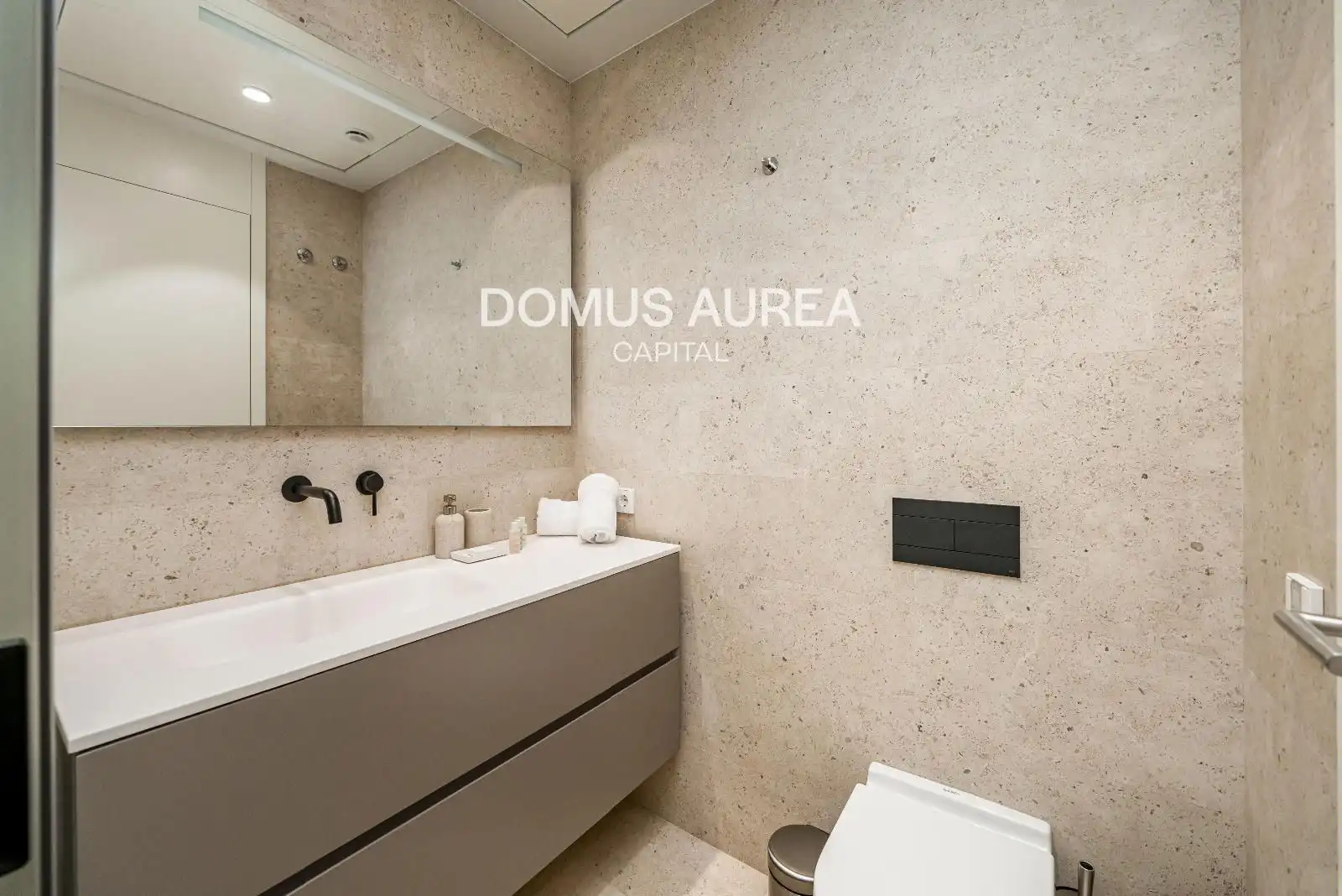 Baño de Piso en venta en Madrid con Aire acondicionado, Calefacción y Terraza