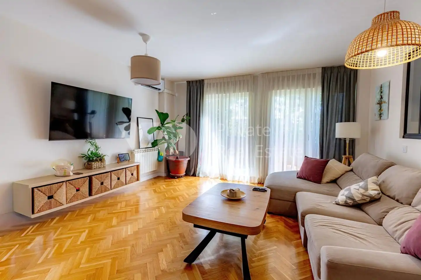 Living room of Flat for sale in Villanueva del Pardillo  with Air Conditioner, Heating and Parquet flooring