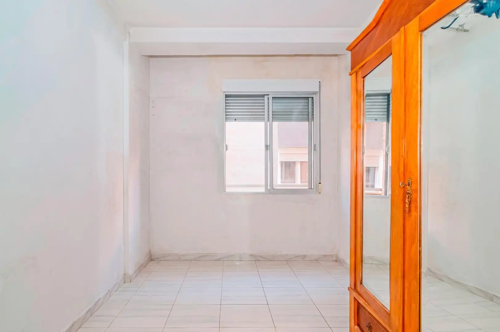 Habitación de Piso en venta en Granada con Balcón