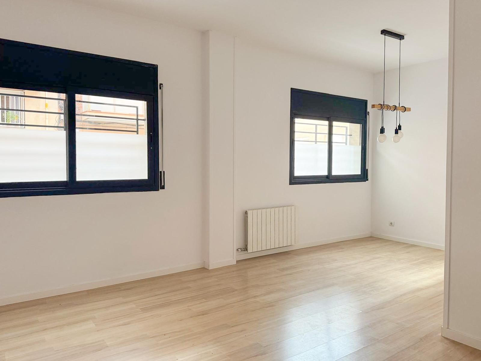 Planta baja for sale in Badalona  with Air Conditioner, Heating and Parquet flooring