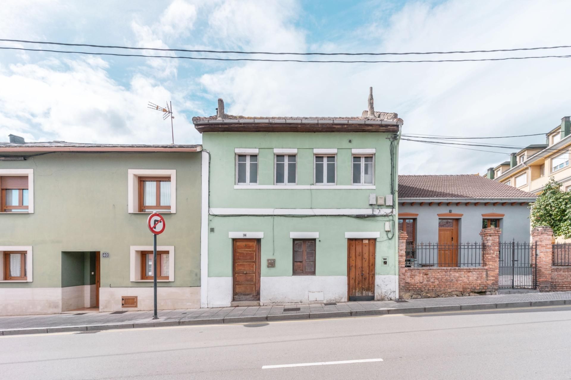 Exterior view of Single-family semi-detached for sale in Oviedo 