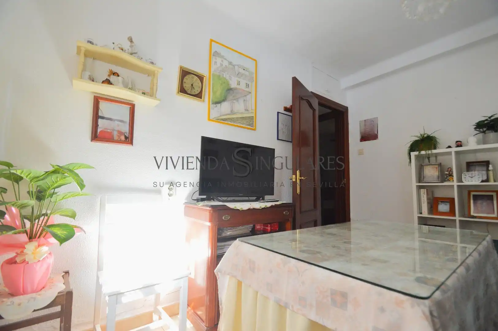 Living room of Flat for sale in Sevilla  with Air Conditioner and Storage room