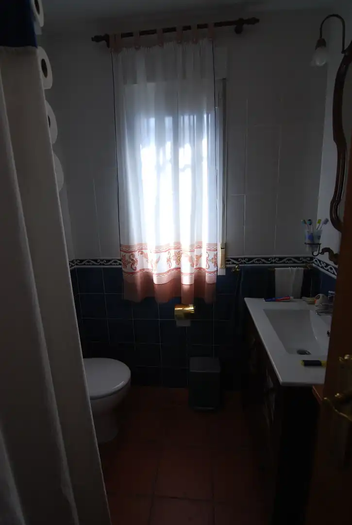 Bathroom of Houses for sale in Navas del Rey  with Heating
