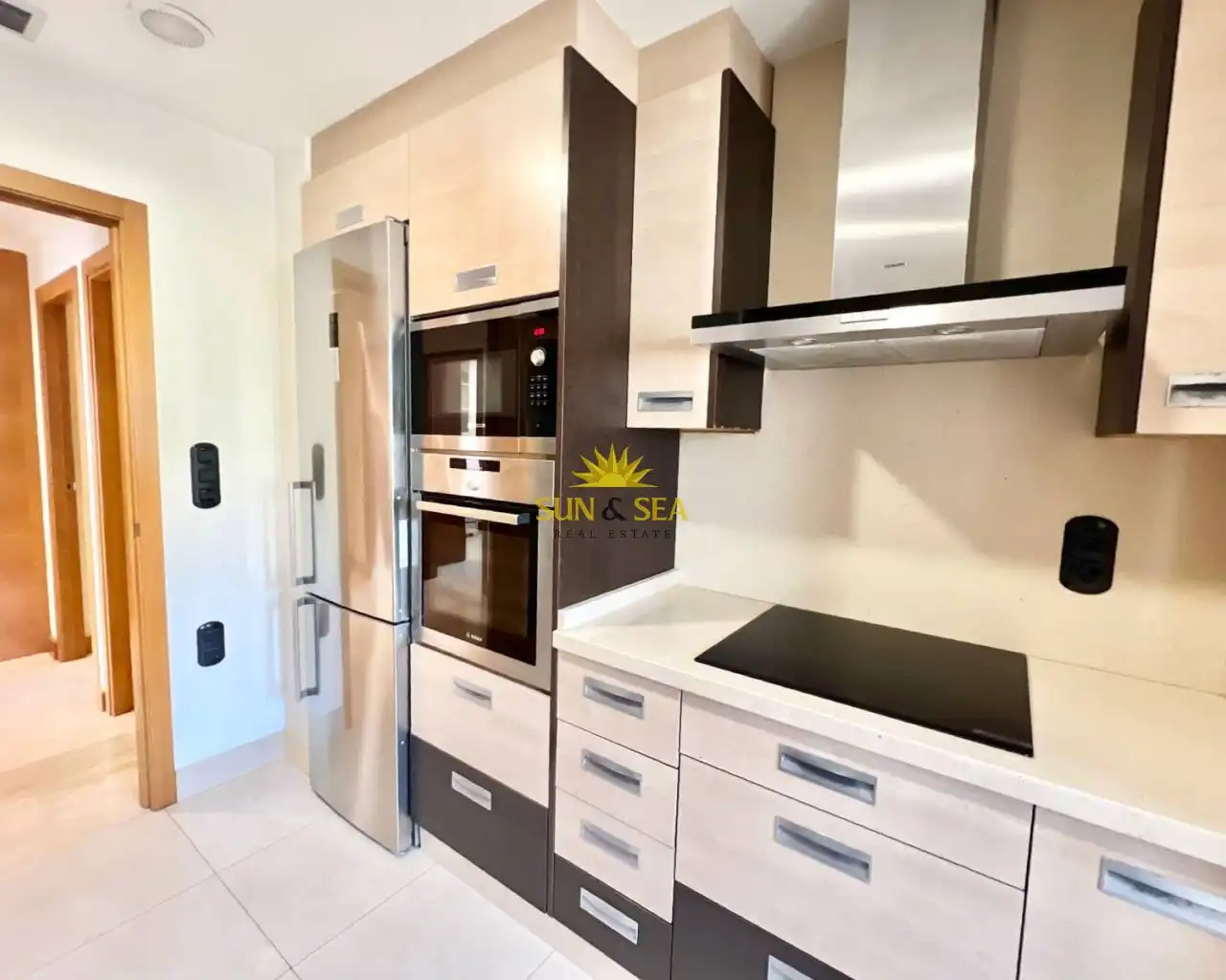 Cocina de Apartamento de alquiler en Guardamar del Segura con Aire acondicionado, Calefacción y Piscina