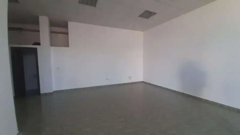 Local en venta en Vícar