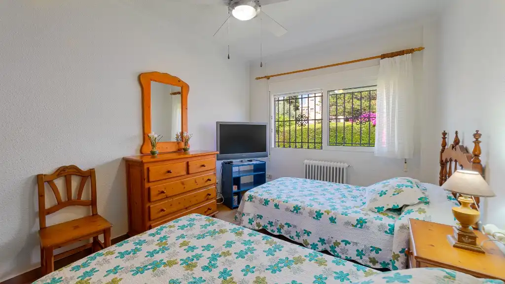 Bedroom of Houses for sale in Orihuela