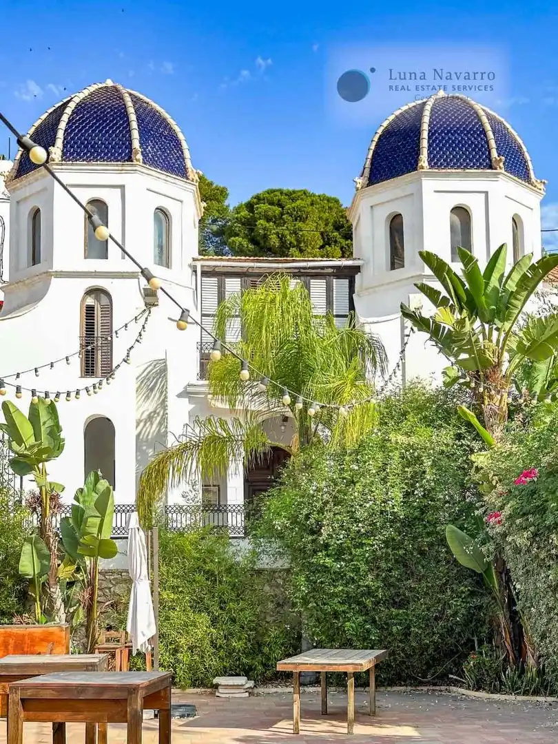 Hotel for sale in calle la mar