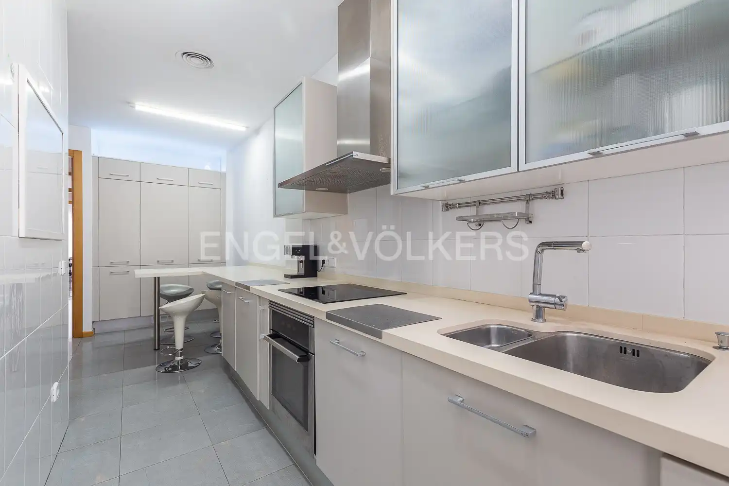 Kitchen of Flat for sale in Valencia  with Air Conditioner, Heating and Furnished