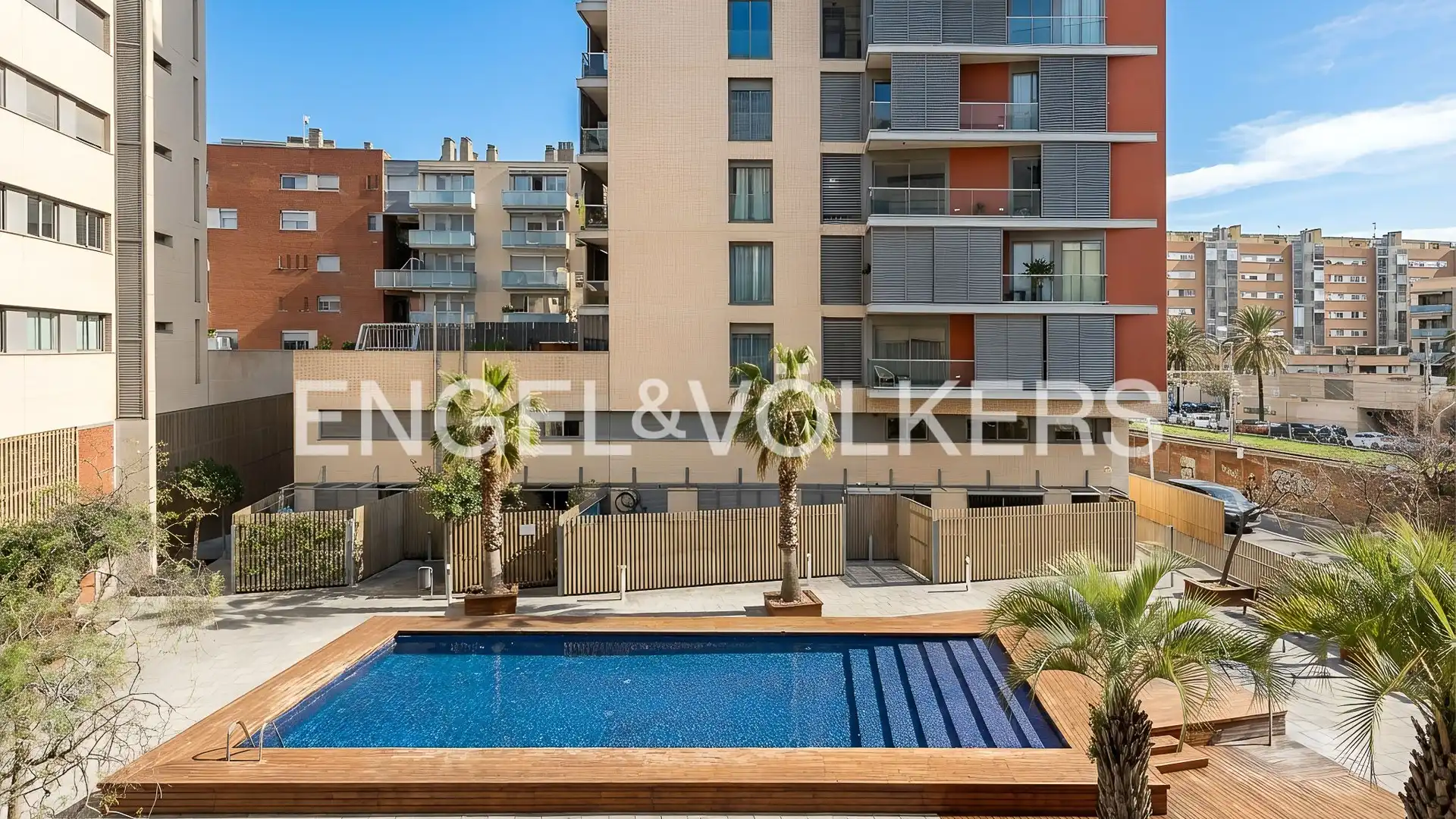 Swimming pool of Flat for sale in Badalona  with Air Conditioner, Heating and Parquet flooring