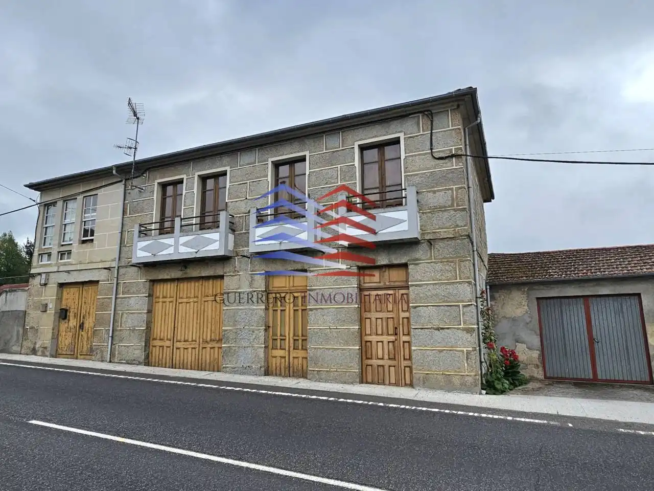 Vista exterior de Casa o xalet en venda en Celanova amb Jardí privat i Terrassa