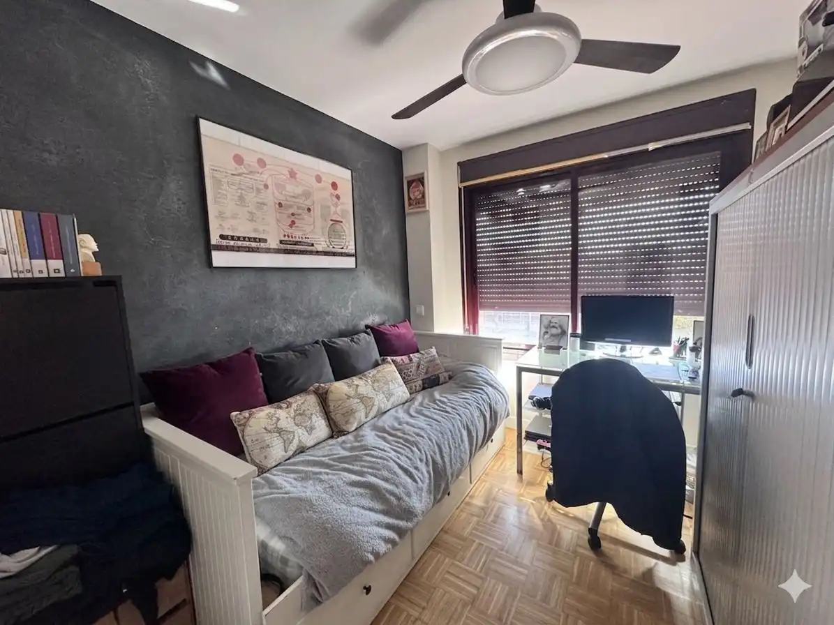 Habitación de Casa adosada en venta en Rivas-Vaciamadrid con Aire acondicionado, Calefacción y Jardín privado