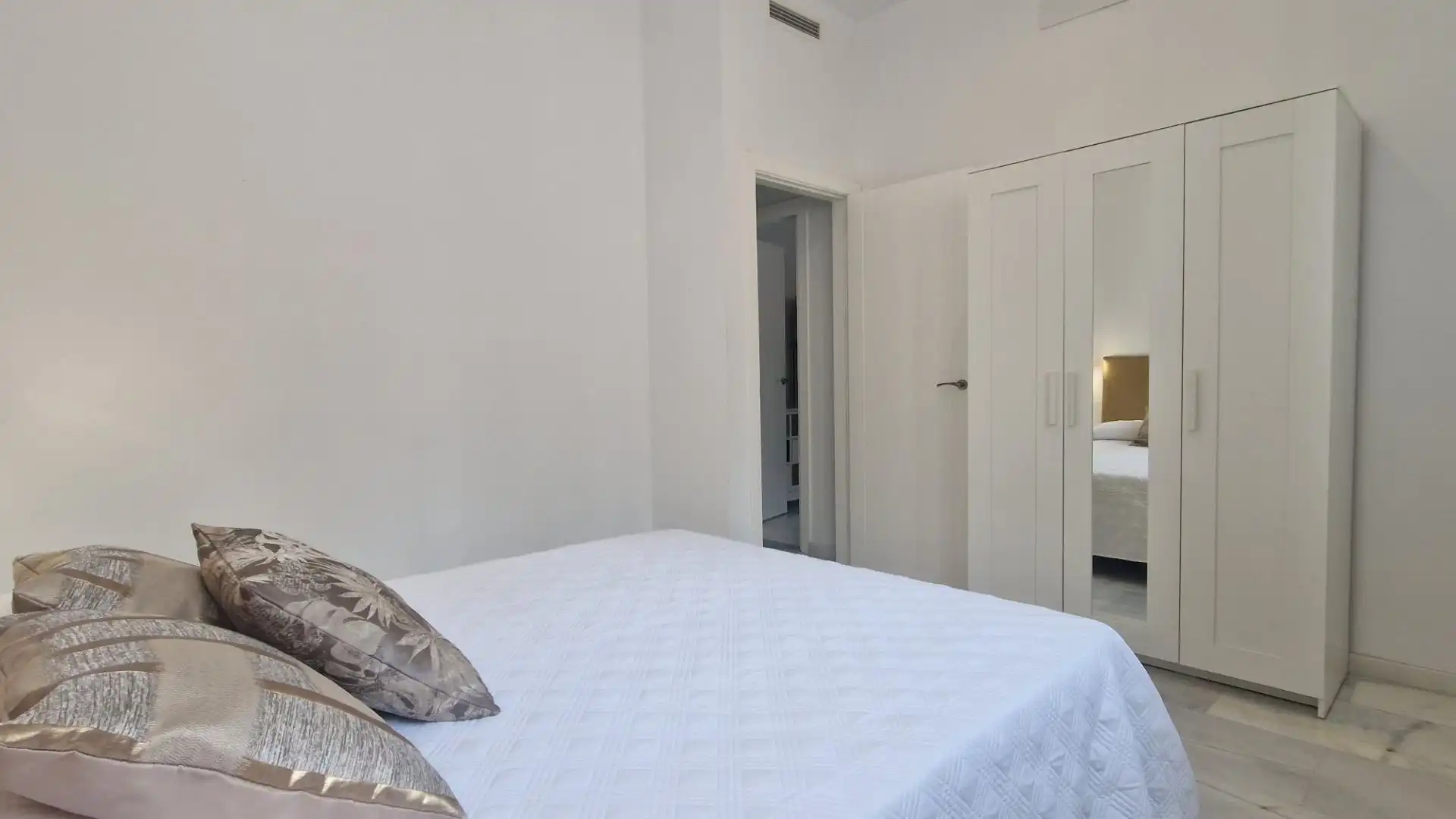 Schlafzimmer von Wohnung zur Miete in Jerez de la Frontera mit Klimaanlage und Möbliert