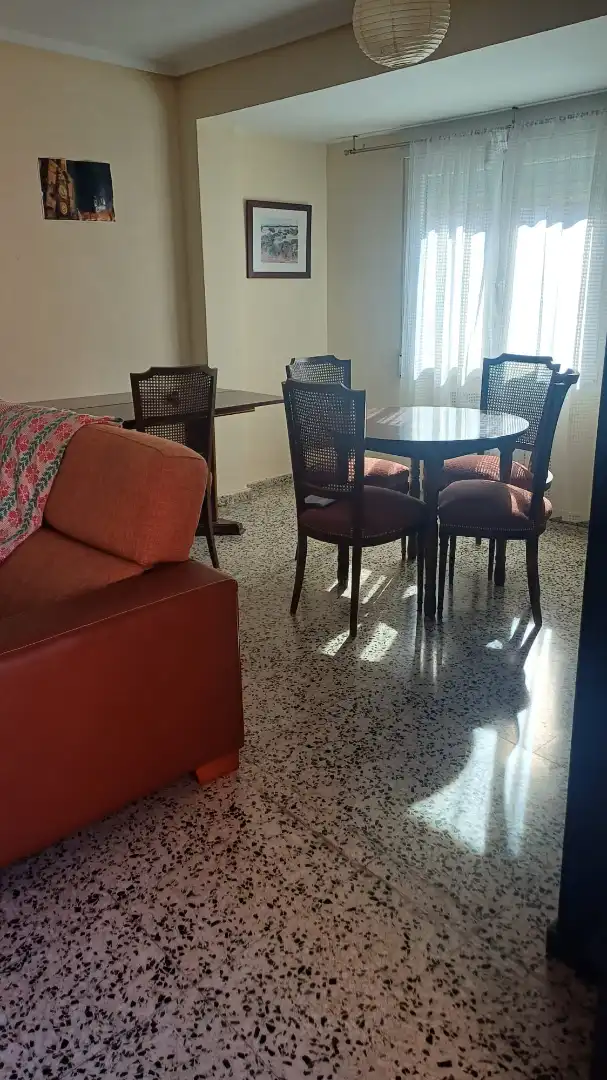 Esszimmer von Dachboden zur Miete in Zaragoza mit Heizung, Möbliert und Ofen