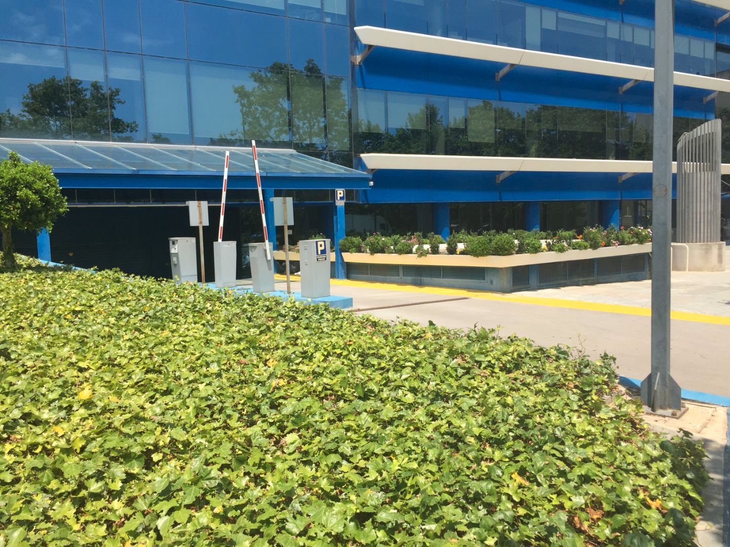 Vista exterior de Garaje de alquiler en Badalona