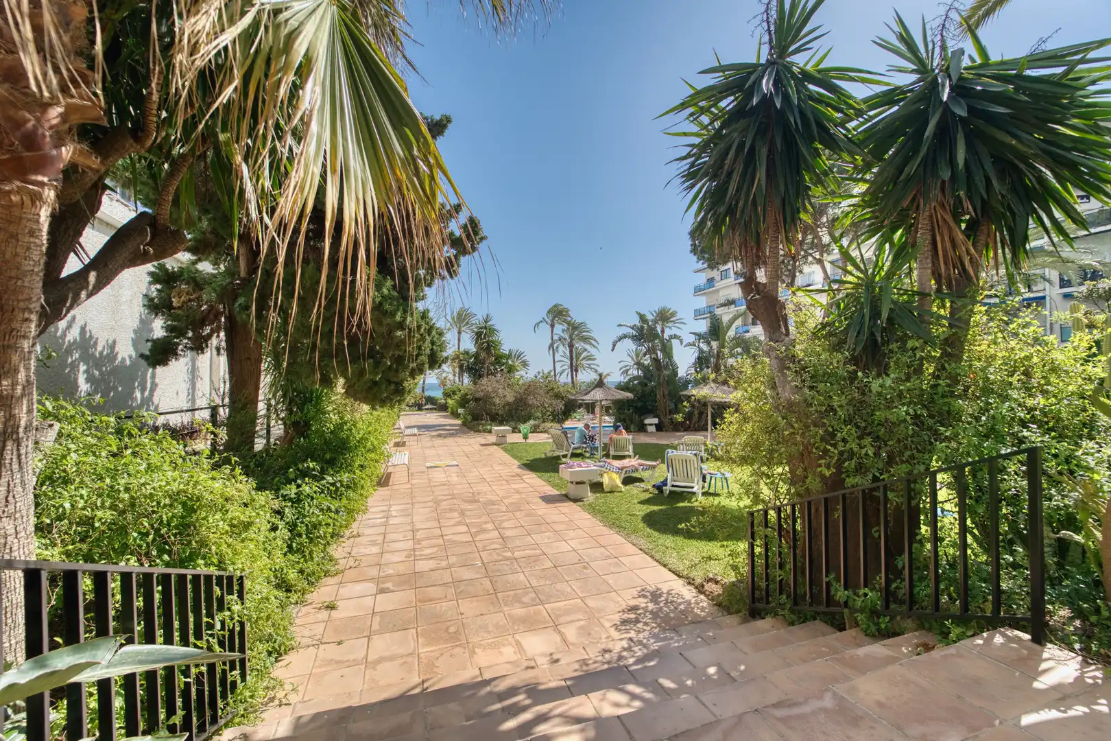 Jardí de Dúplex en venda en Marbella amb Calefacció, Terrassa i Piscina