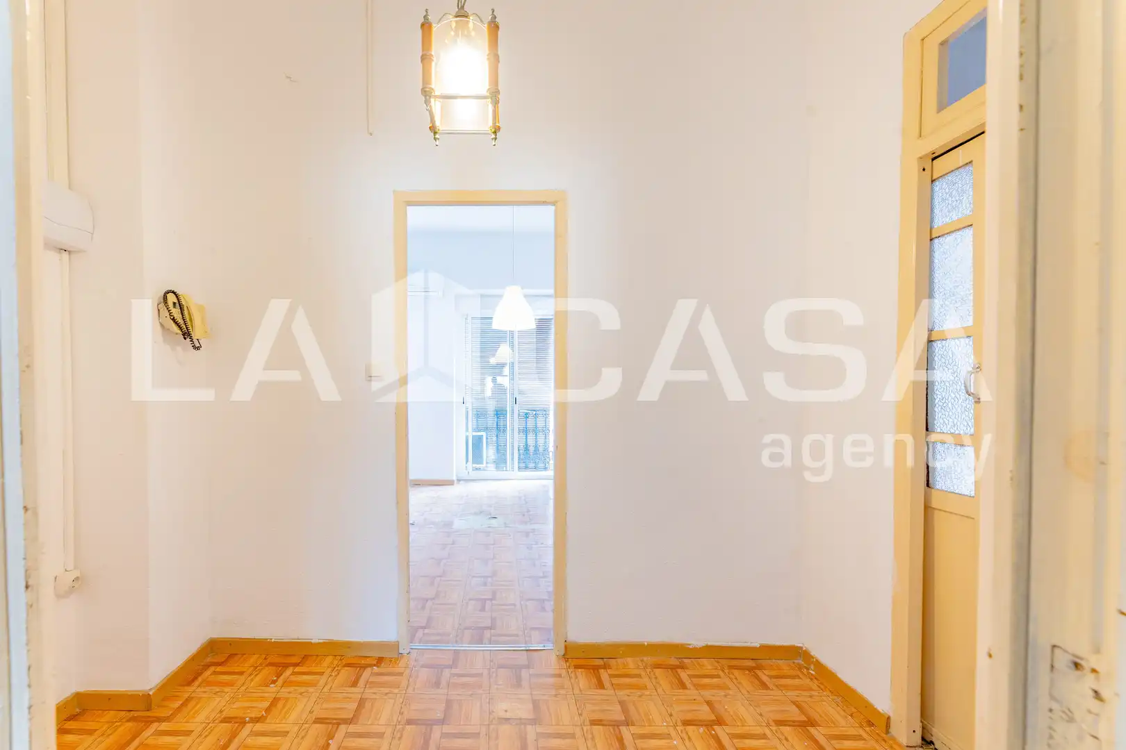 Flat for sale in Valencia  with Balcony