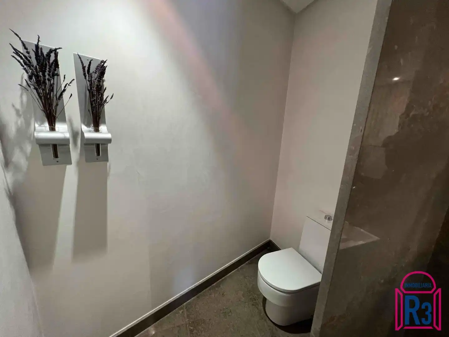 Badezimmer von Wohnung zum Verkauf in León Capital  mit Heizung, Terrasse und Abstellraum