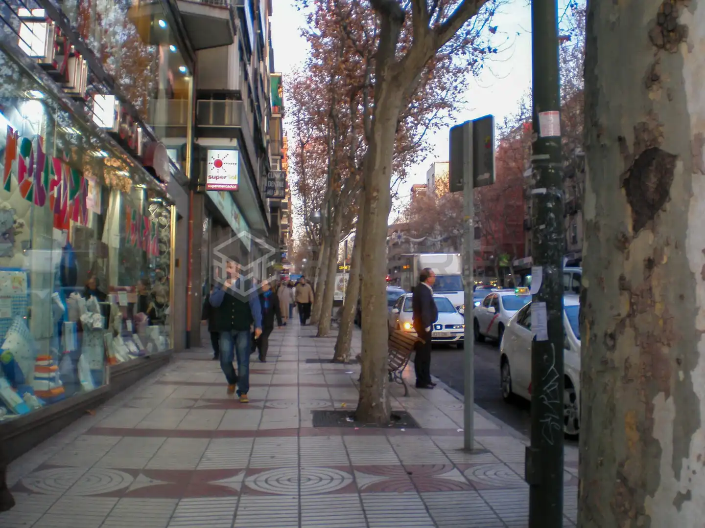 Vista exterior de Local en venta en Madrid