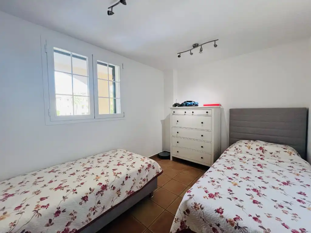 Dormitori de Apartament de lloguer en Calvià amb Piscina i Moblat