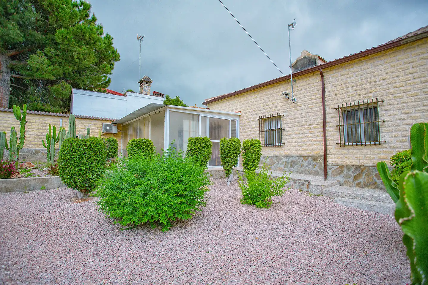 Vista exterior de Finca rústica en venta en Aspe con Aire acondicionado, Calefacción y Jardín privado