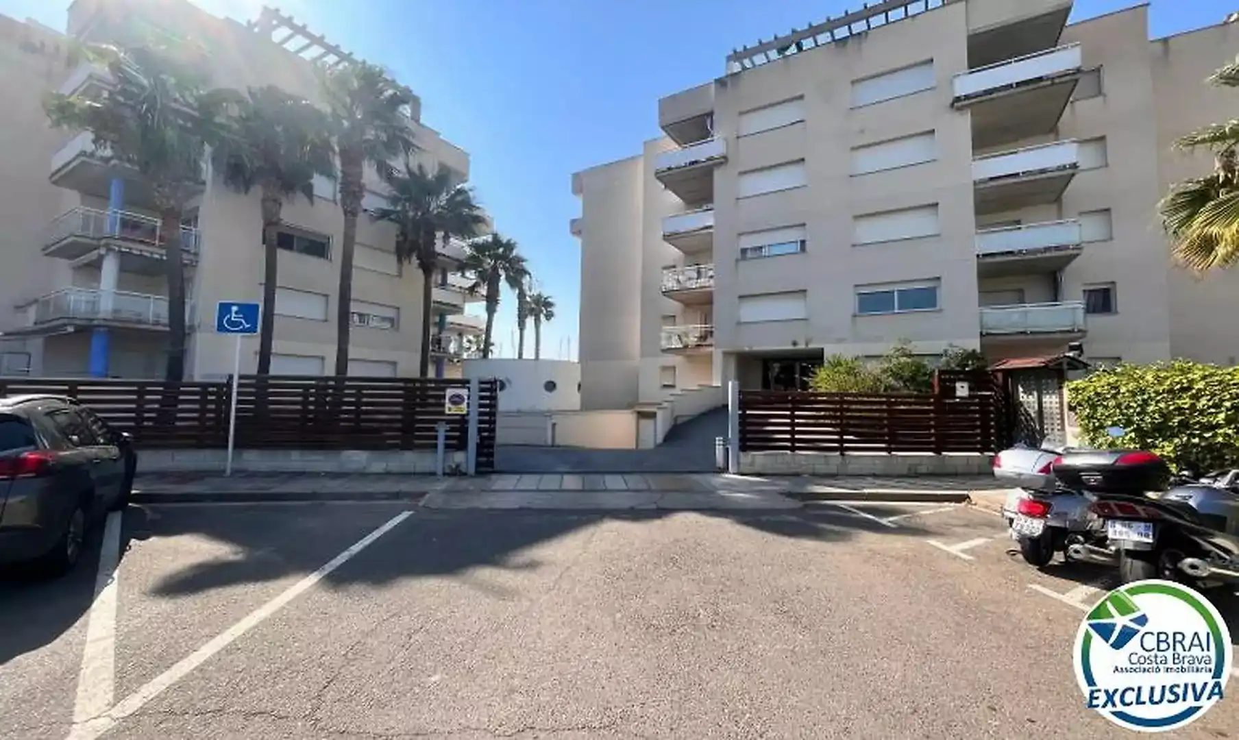 Vista exterior de Apartament en venda en Roses amb Aire condicionat, Calefacció i Terrassa